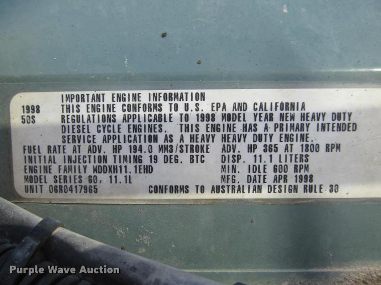 image for item J2634 1999 Freightliner FLD semi truck