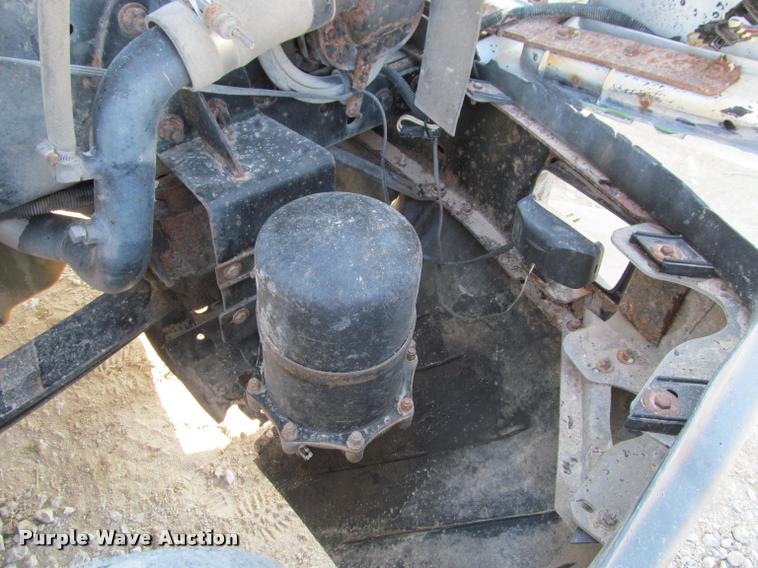 image for item J2634 1999 Freightliner FLD semi truck