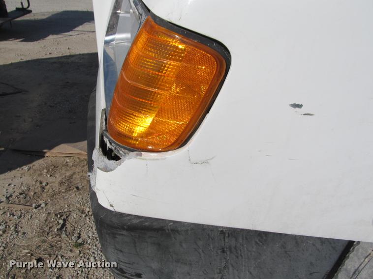 image for item J2634 1999 Freightliner FLD semi truck