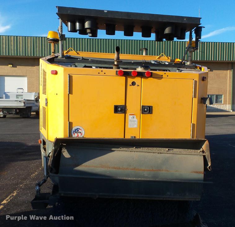 image for item K3319 2001 Sterling SC8000 street sweeper truck