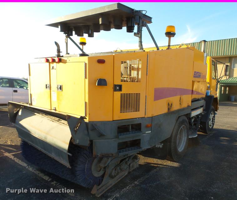 image for item K3319 2001 Sterling SC8000 street sweeper truck