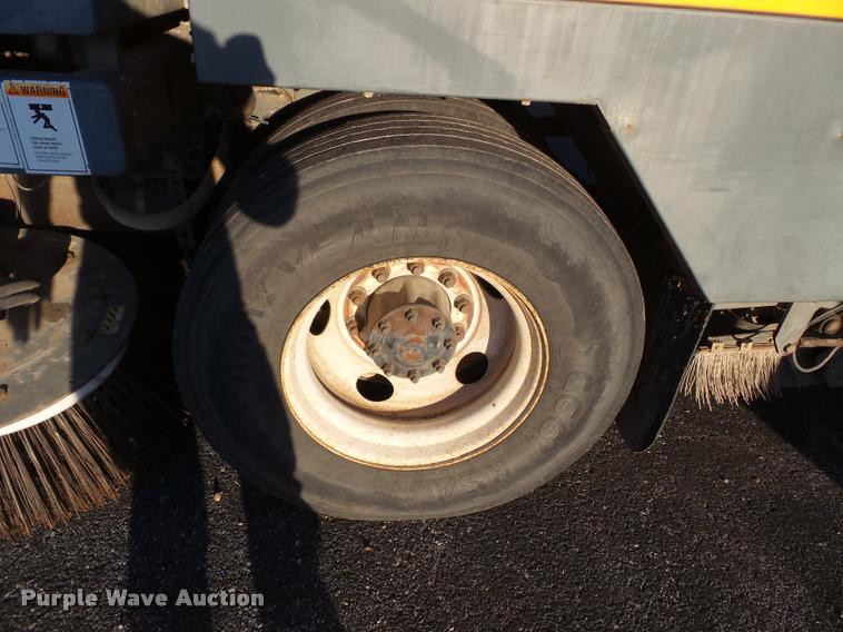 image for item K3319 2001 Sterling SC8000 street sweeper truck