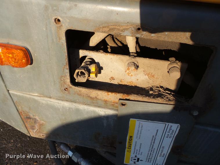 image for item K3319 2001 Sterling SC8000 street sweeper truck