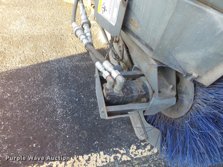 image for item K3319 2001 Sterling SC8000 street sweeper truck