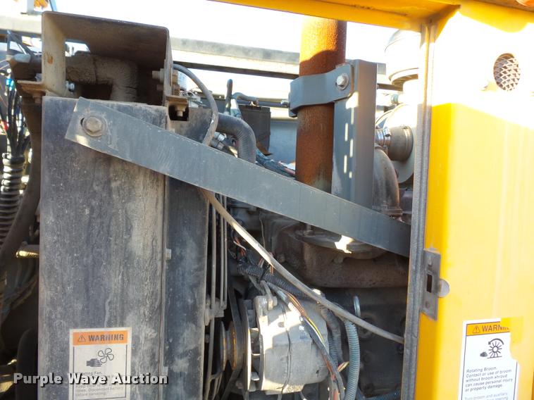 image for item K3319 2001 Sterling SC8000 street sweeper truck