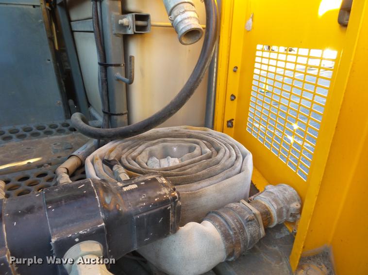 image for item K3319 2001 Sterling SC8000 street sweeper truck