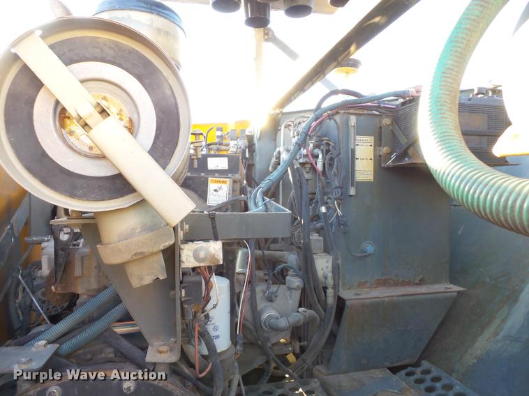 image for item K3319 2001 Sterling SC8000 street sweeper truck