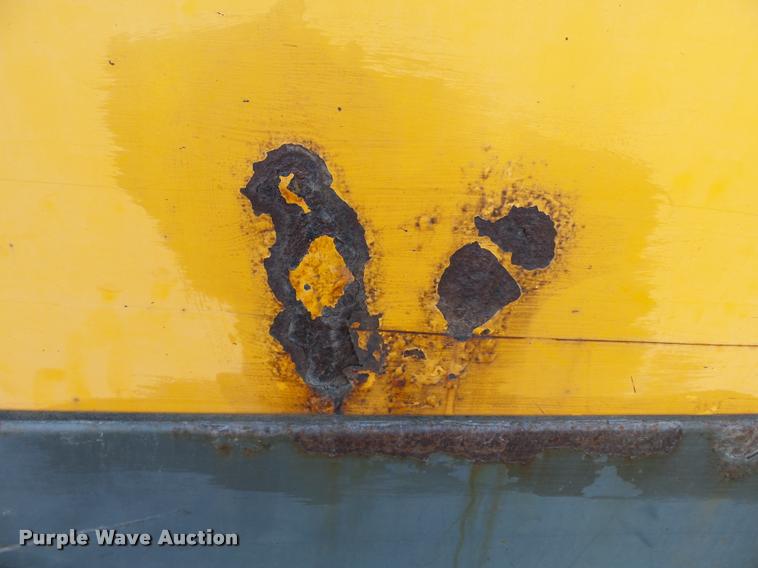 image for item K3319 2001 Sterling SC8000 street sweeper truck