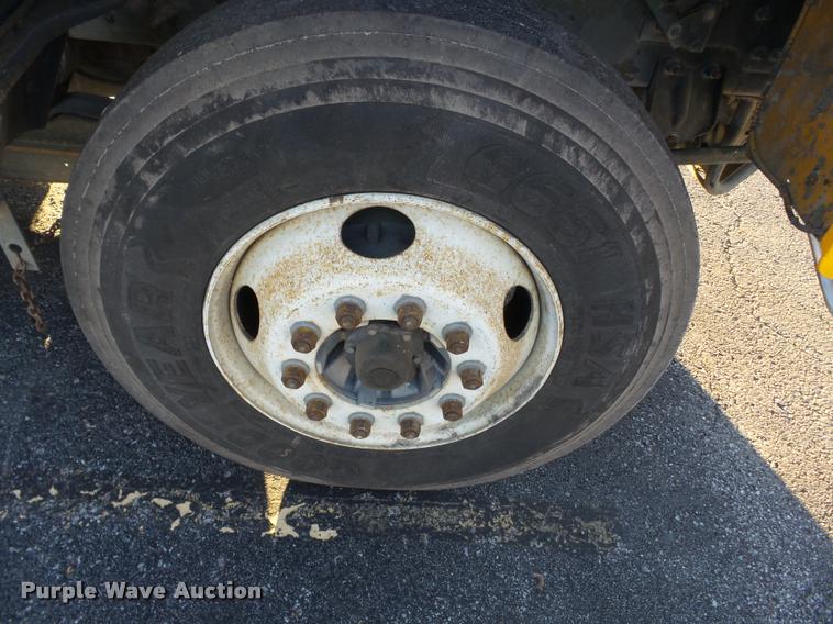 image for item K3319 2001 Sterling SC8000 street sweeper truck