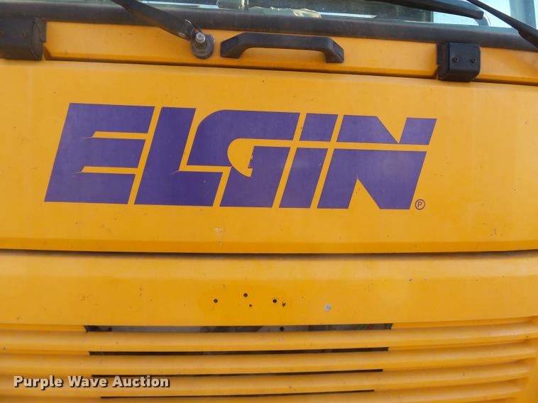 image for item K3319 2001 Sterling SC8000 street sweeper truck