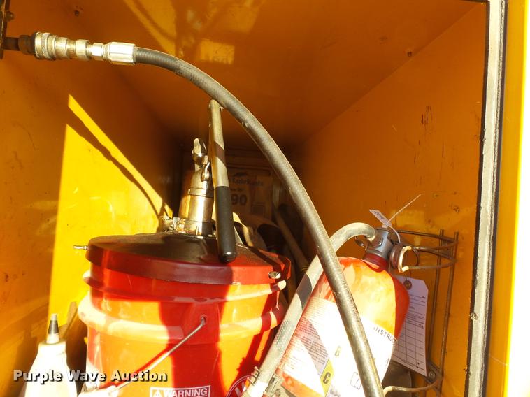 image for item K3319 2001 Sterling SC8000 street sweeper truck