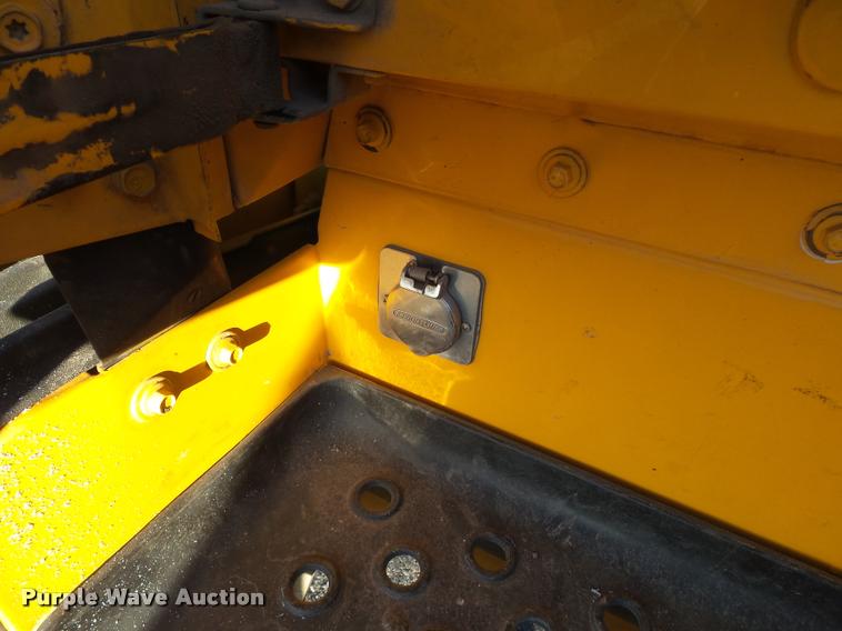 image for item K3319 2001 Sterling SC8000 street sweeper truck