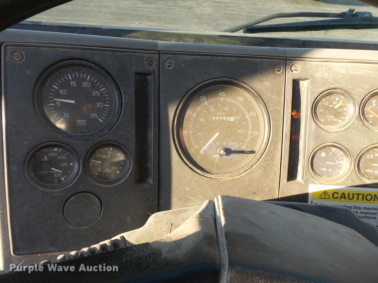 image for item K3319 2001 Sterling SC8000 street sweeper truck