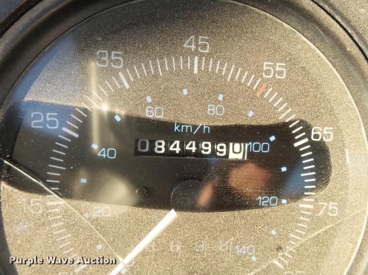 image for item K3319 2001 Sterling SC8000 street sweeper truck