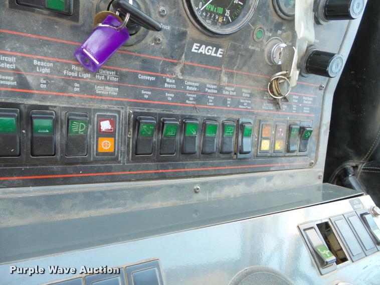 image for item K3319 2001 Sterling SC8000 street sweeper truck