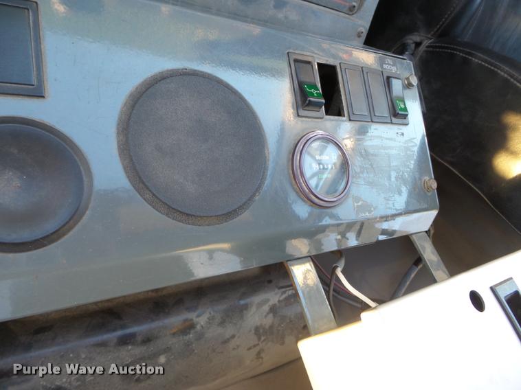 image for item K3319 2001 Sterling SC8000 street sweeper truck