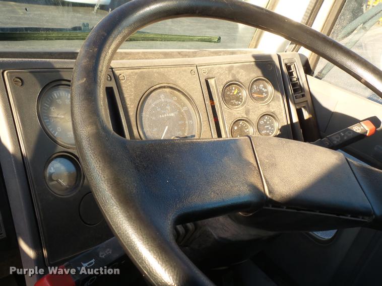 image for item K3319 2001 Sterling SC8000 street sweeper truck