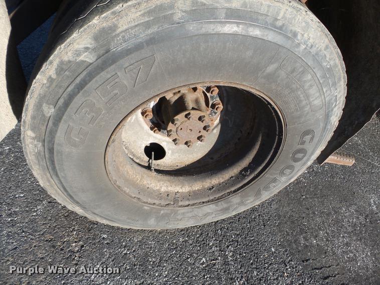 image for item K3320 1997 International 4900 dump truck