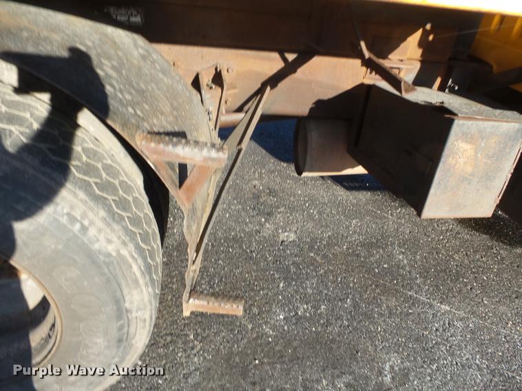 image for item K3320 1997 International 4900 dump truck