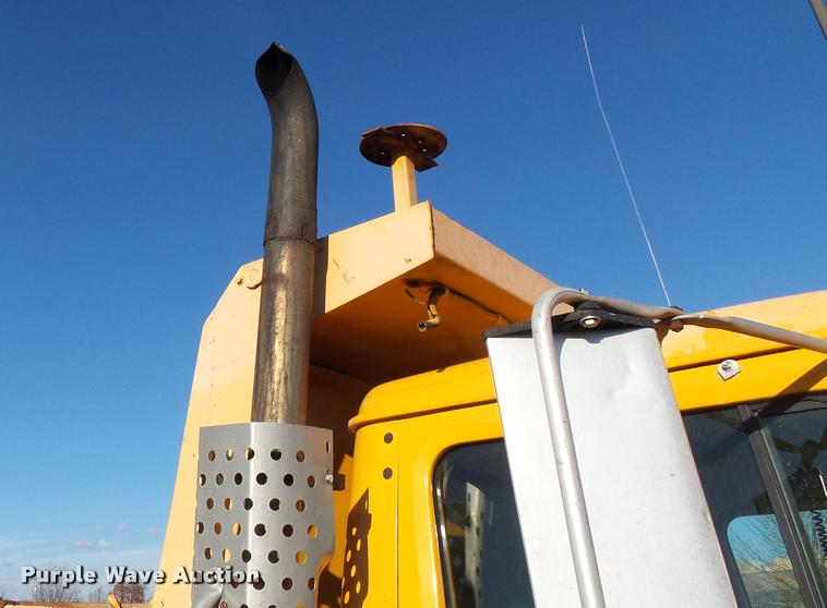 image for item K3320 1997 International 4900 dump truck