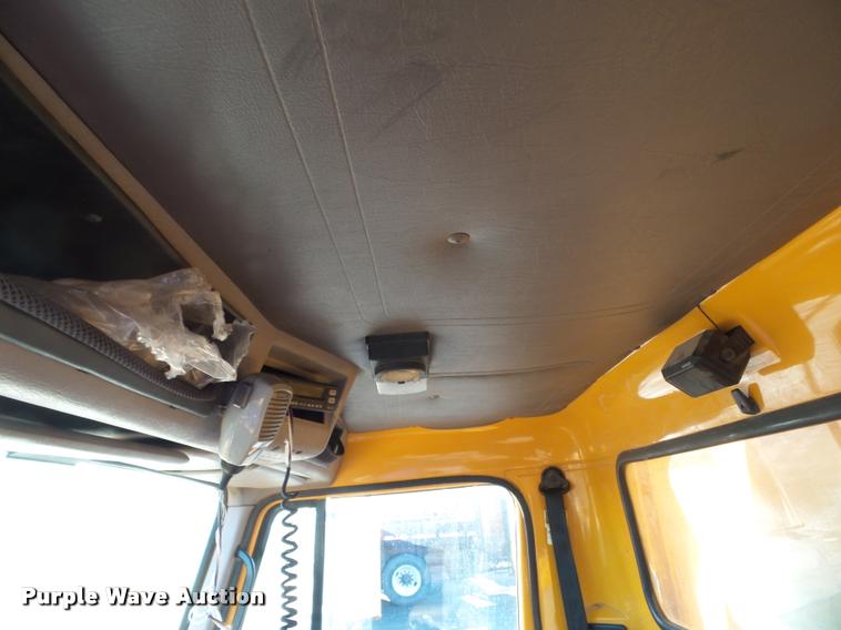 image for item K3320 1997 International 4900 dump truck