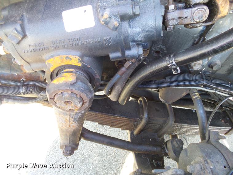 image for item K3322 2006 International 7400 truck cab and chassis