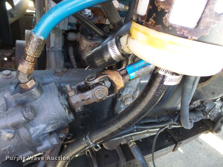 image for item K3322 2006 International 7400 truck cab and chassis