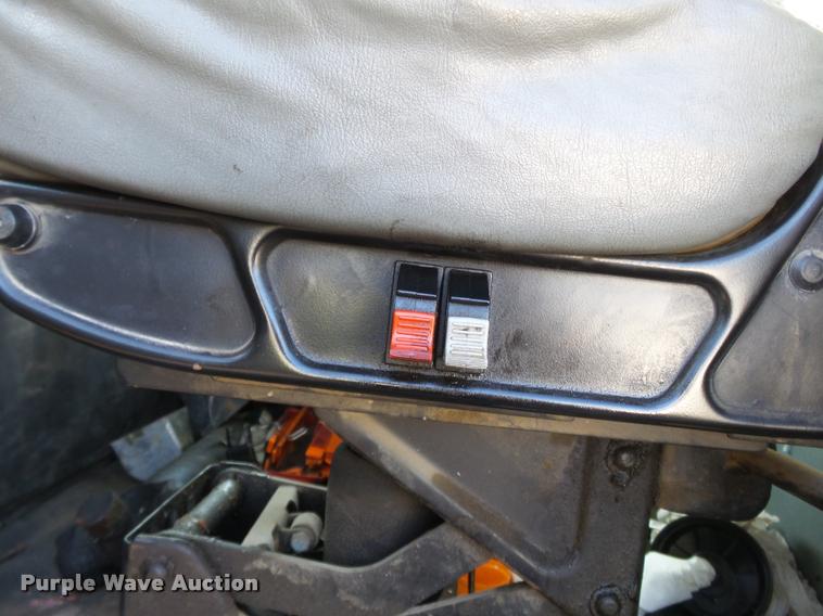 image for item K3322 2006 International 7400 truck cab and chassis