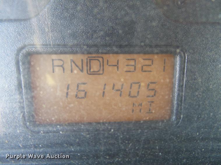 image for item K3322 2006 International 7400 truck cab and chassis