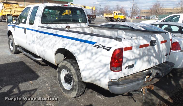 image for item K3325 2003 Ford F250 SuperCab pickup truck