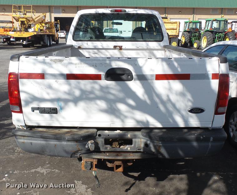 image for item K3325 2003 Ford F250 SuperCab pickup truck