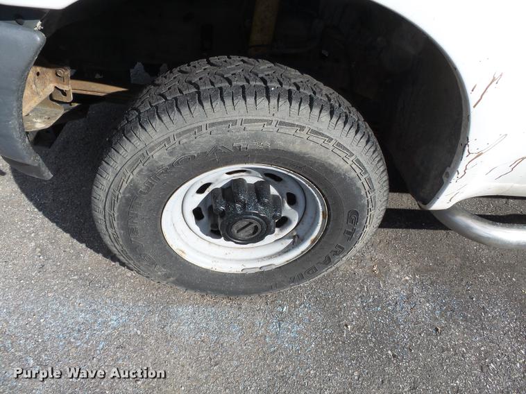 image for item K3325 2003 Ford F250 SuperCab pickup truck