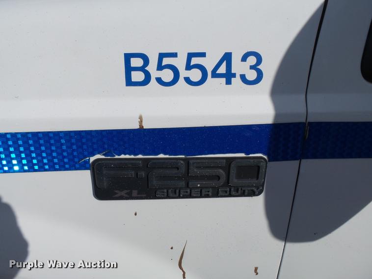 image for item K3325 2003 Ford F250 SuperCab pickup truck