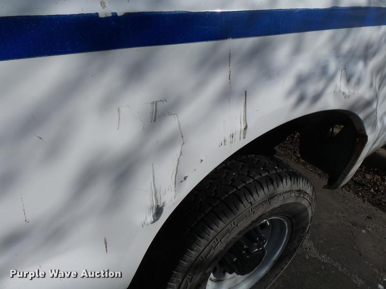 image for item K3325 2003 Ford F250 SuperCab pickup truck