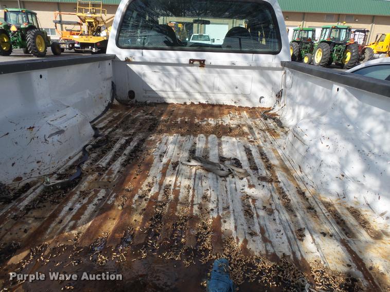 image for item K3325 2003 Ford F250 SuperCab pickup truck