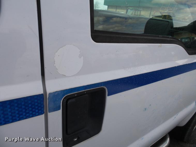 image for item K3325 2003 Ford F250 SuperCab pickup truck