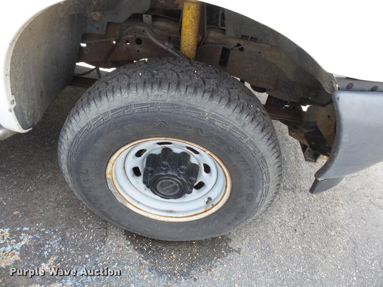 image for item K3325 2003 Ford F250 SuperCab pickup truck