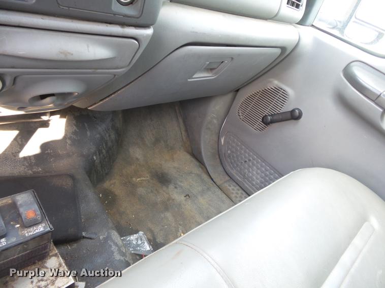 image for item K3325 2003 Ford F250 SuperCab pickup truck