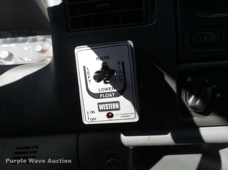 image for item K3325 2003 Ford F250 SuperCab pickup truck