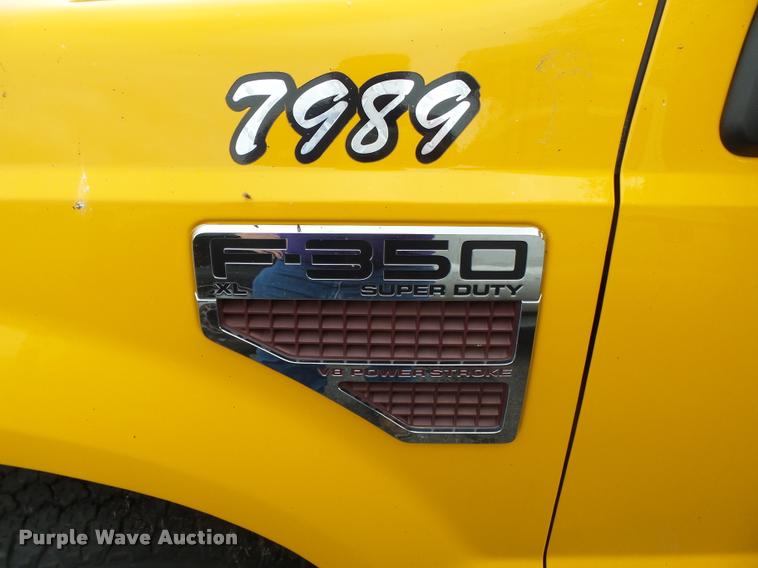image for item K3333 2008 Ford F350 Super Duty utility bed pickup truck