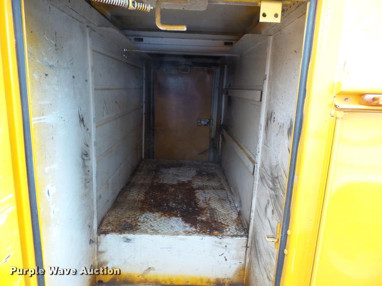 image for item K3333 2008 Ford F350 Super Duty utility bed pickup truck