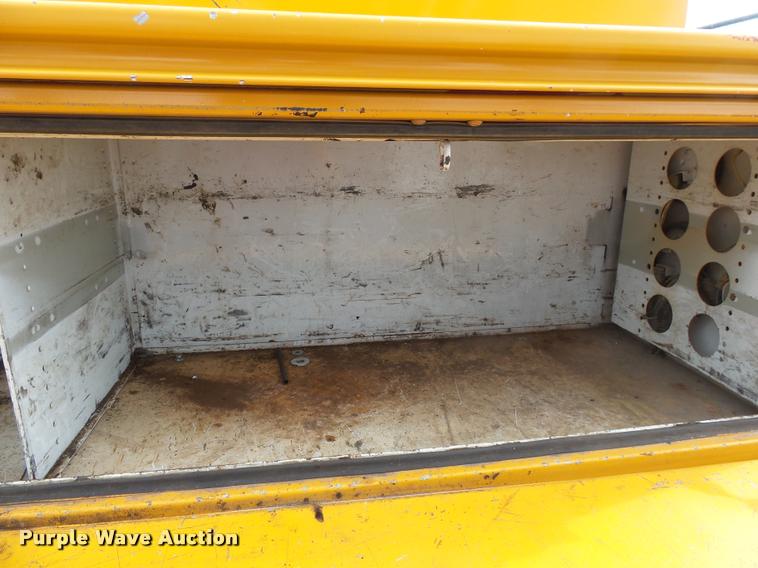 image for item K3333 2008 Ford F350 Super Duty utility bed pickup truck