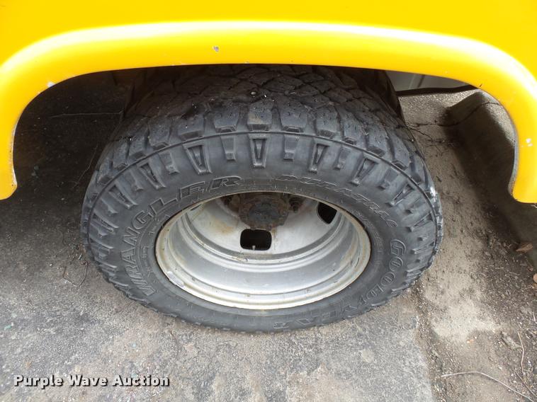 image for item K3333 2008 Ford F350 Super Duty utility bed pickup truck