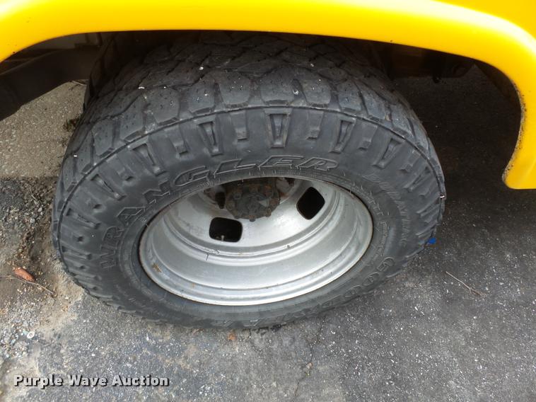 image for item K3333 2008 Ford F350 Super Duty utility bed pickup truck