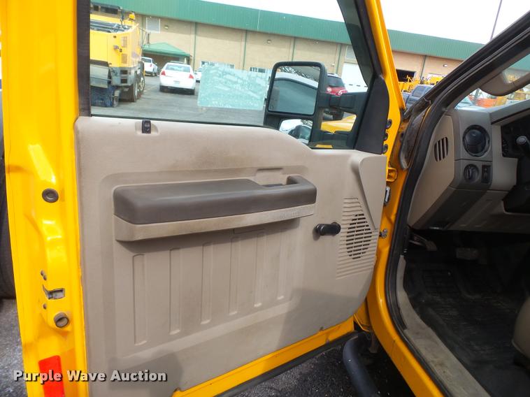 image for item K3333 2008 Ford F350 Super Duty utility bed pickup truck