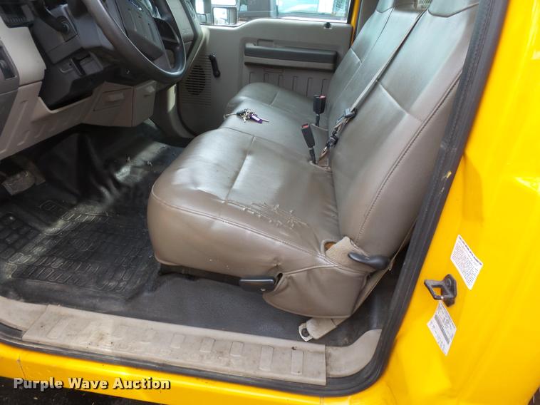 image for item K3333 2008 Ford F350 Super Duty utility bed pickup truck