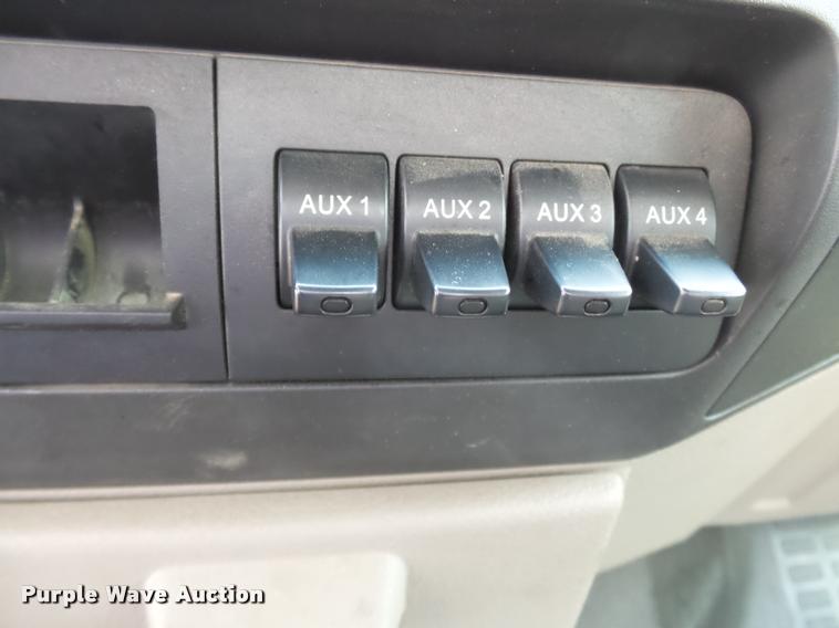 image for item K3333 2008 Ford F350 Super Duty utility bed pickup truck