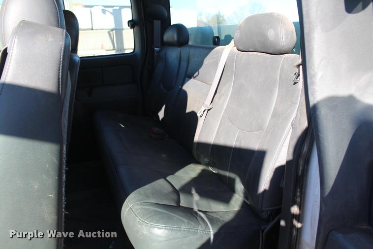 image for item K5782 2007 Chevrolet Silverado Classic 2500HD Ext. Cab utility bed pickup truck