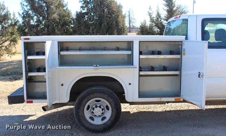 image for item K5782 2007 Chevrolet Silverado Classic 2500HD Ext. Cab utility bed pickup truck