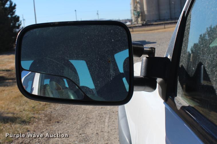 image for item K5782 2007 Chevrolet Silverado Classic 2500HD Ext. Cab utility bed pickup truck